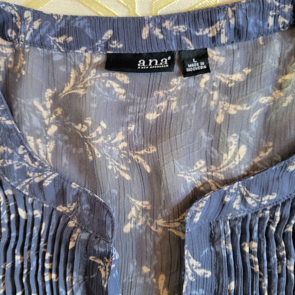 A.n.a. Blue Gray L Pleated Front Semi Sheer V neck - Picture 4 of 6